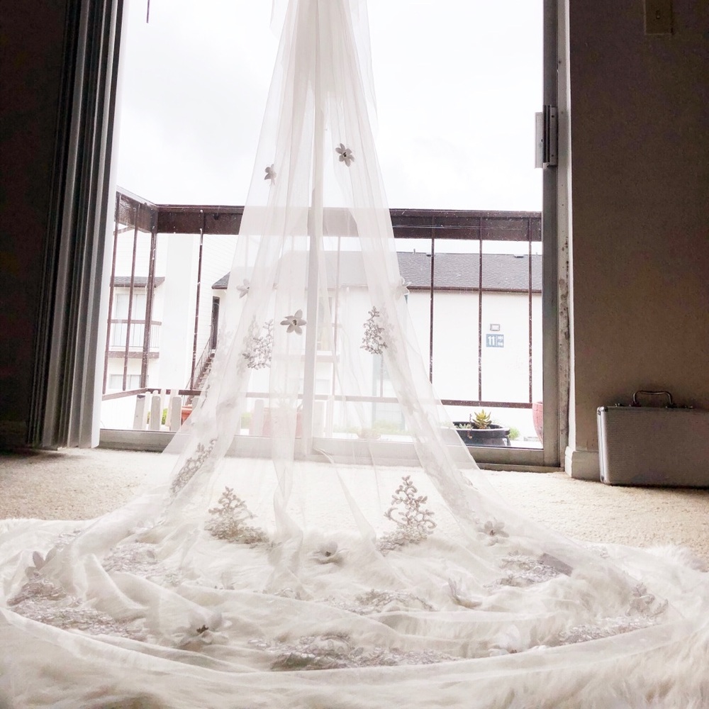 Brand New Floral and Embroidery Bridal Veil